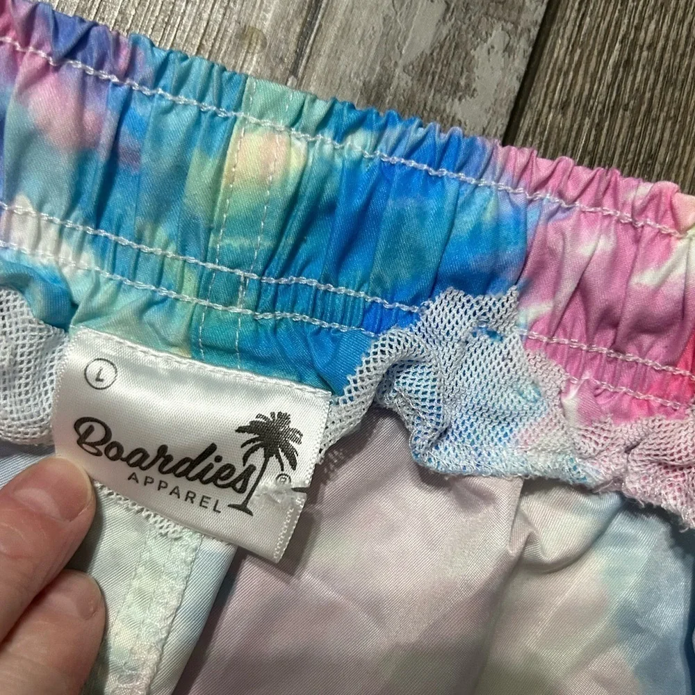 Boardies Men's Medium Spiral Tie Dye III Swim Short Trunks ‎ 5 1/2